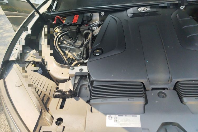 Used Volkswagen Touareg 2019 2.0TSI Ruiyi Edition China VI Standard Engine Bay Right