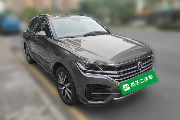 Used Volkswagen Touareg 2019 3.0 TSI RuiFeng Edition China V Standard Front Right 45 Deg