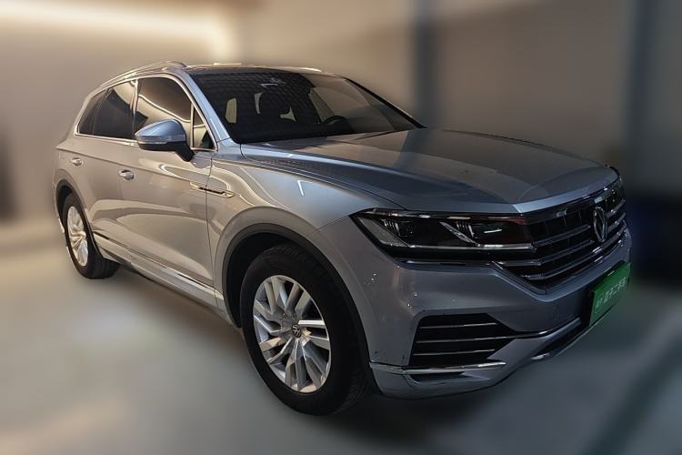 Used Volkswagen Touareg 2019 2.0 TSI Ruiyi Edition China V Standard Front Right 45 Deg