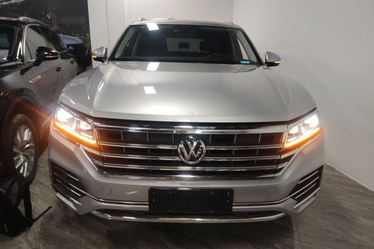Used Volkswagen Touareg 2019 2.0 TSI Ruiyi Edition China V Standard Front