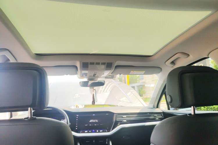 Used Volkswagen Touareg 2019 2.0TSI Ruiyi Edition China VI Standard Headliner