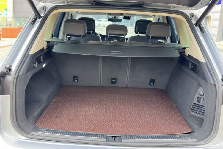 Used Volkswagen Touareg 2019 2.0 TSI Ruiyi Edition China V Standard Interior 10