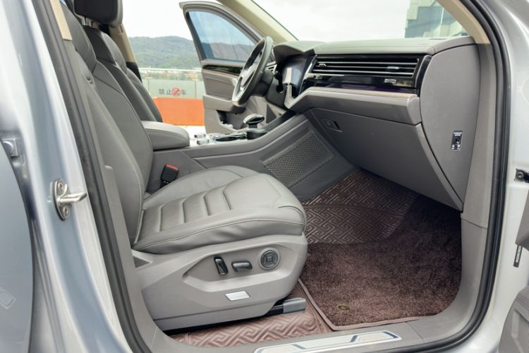 Used Volkswagen Touareg 2019 2.0 TSI Ruiyi Edition China V Standard Interior 13