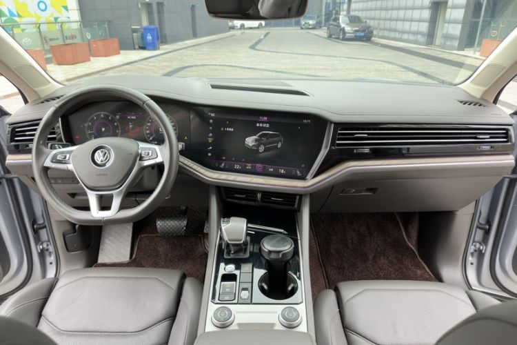 Used Volkswagen Touareg 2019 2.0 TSI Ruiyi Edition China V Standard Interior 2