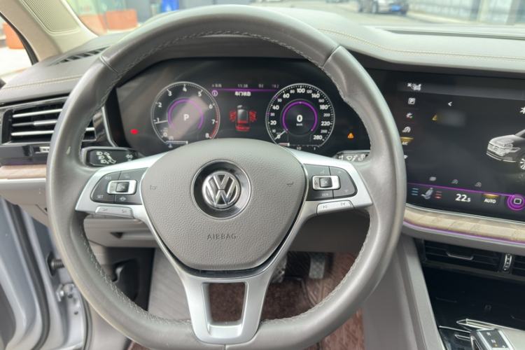Used Volkswagen Touareg 2019 2.0 TSI Ruiyi Edition China V Standard Interior 3
