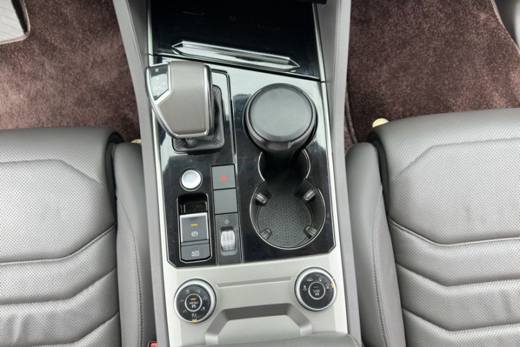 Used Volkswagen Touareg 2019 2.0 TSI Ruiyi Edition China V Standard Interior 6