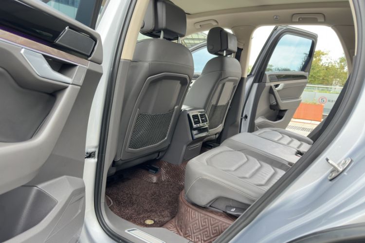 Used Volkswagen Touareg 2019 2.0 TSI Ruiyi Edition China V Standard Interior 8