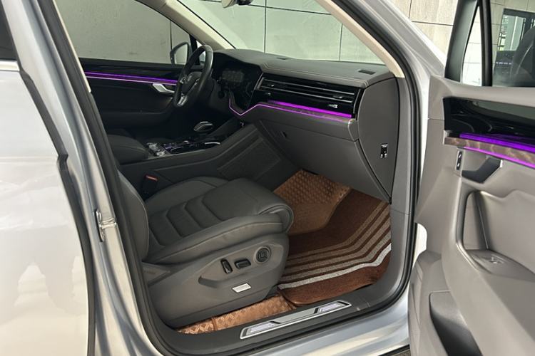 Used Volkswagen Touareg 2019 2.0 TSI Ruiyi Edition China V Standard Interior 9
