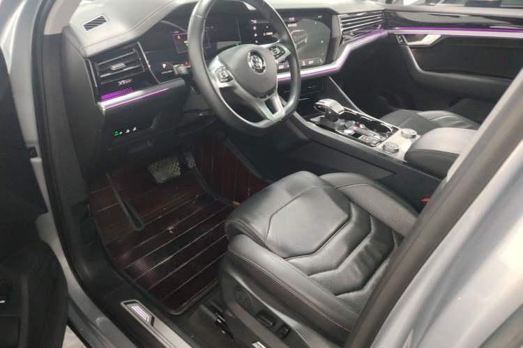 Used Volkswagen Touareg 2019 2.0 TSI Ruiyi Edition China V Standard Left Front Seat