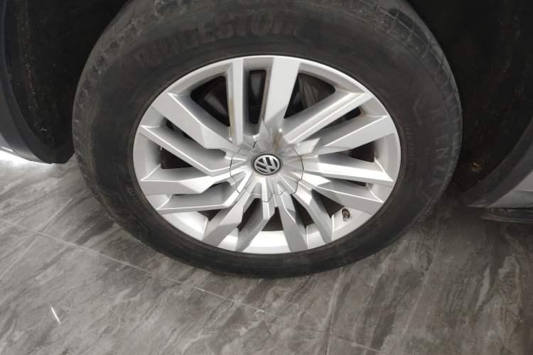 Used Volkswagen Touareg 2019 2.0 TSI Ruiyi Edition China V Standard Left Front Wheel Hub
