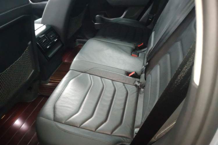 Used Volkswagen Touareg 2019 2.0 TSI Ruiyi Edition China V Standard Left Rear Seat