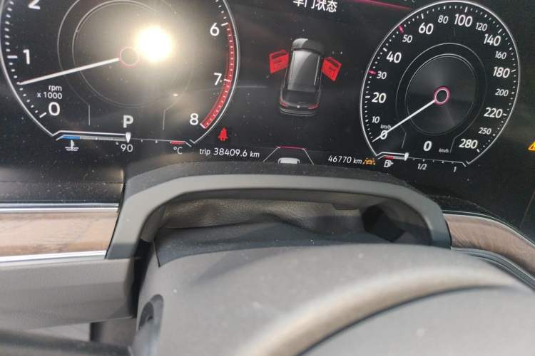 Used Volkswagen Touareg 2019 3.0 TSI RuiFeng Edition China V Standard Odometer Close Up