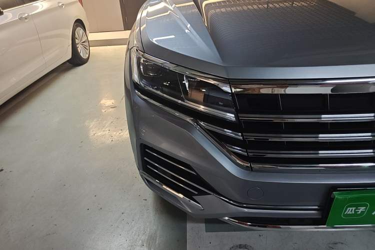 Used Volkswagen Touareg 2019 2.0 TSI Ruiyi Edition China V Standard Right Front Headlight