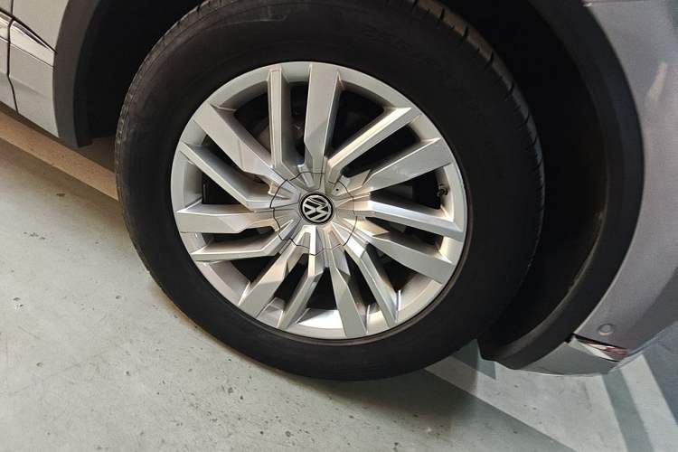 Used Volkswagen Touareg 2019 2.0 TSI Ruiyi Edition China V Standard Right Front Wheel Hub