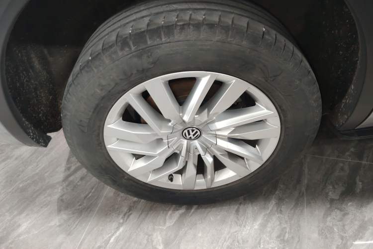 Used Volkswagen Touareg 2019 2.0 TSI Ruiyi Edition China V Standard Right Rear Wheel Hub