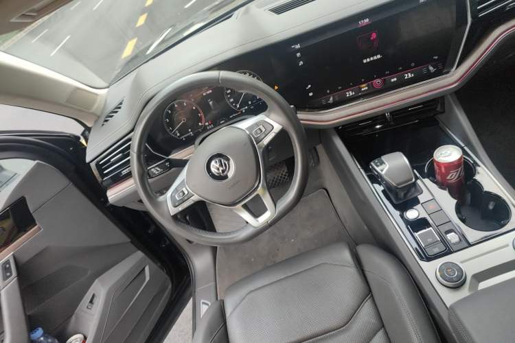 Used Volkswagen Touareg 2019 3.0 TSI RuiFeng Edition China V Standard Steering Wheel