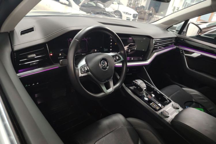 Used Volkswagen Touareg 2019 2.0 TSI Ruiyi Edition China V Standard Steering Wheel