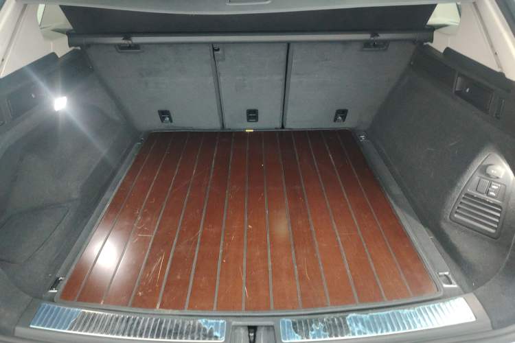 Used Volkswagen Touareg 2019 2.0 TSI Ruiyi Edition China V Standard Trunk