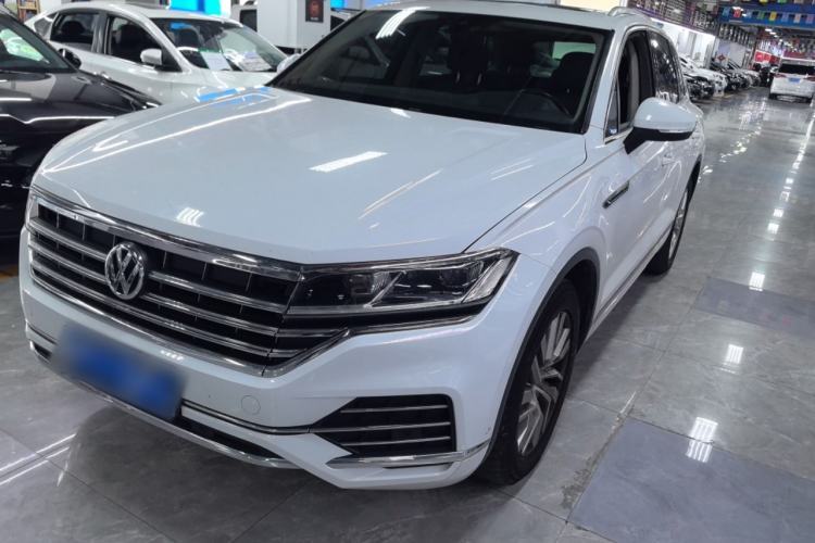 Used Volkswagen Touareg 2019 2.0 TSI Ruiyi Edition China V Standard Guazi used car, China used car export, Used car for sale, Used Volkswagen cars, Cheapest cars for sale