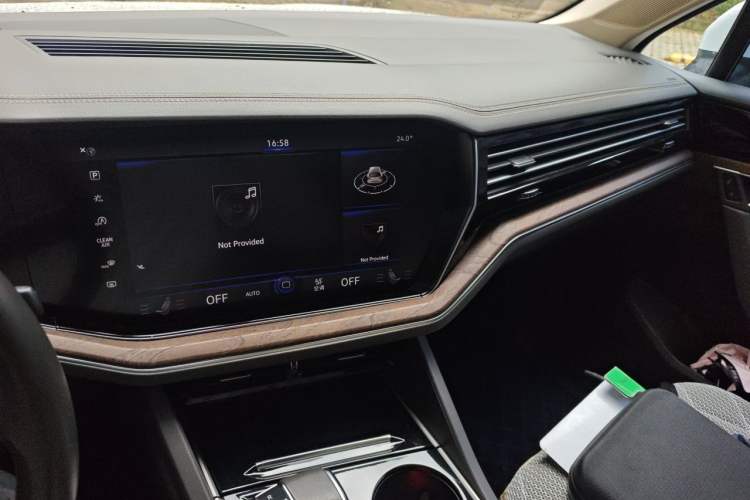 Used Volkswagen Touareg 2019 2.0 TSI Ruiyi Edition China V Standard Audio And AC Panel