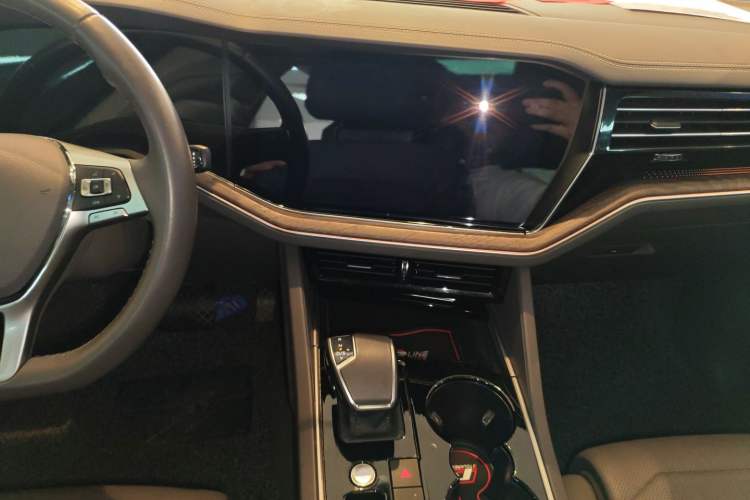 Used Volkswagen Touareg 2019 3.0 TSI RuiFeng Edition China V Standard Audio And AC Panel