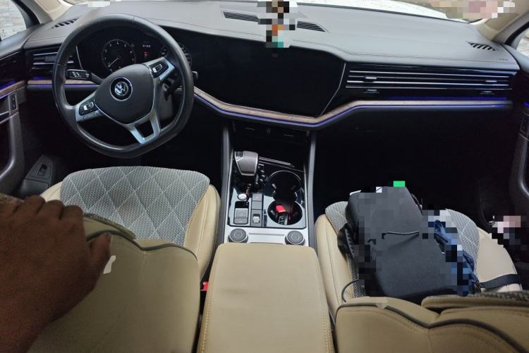 Used Volkswagen Touareg 2019 2.0 TSI Ruiyi Edition China V Standard Center Console
