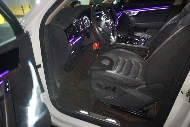 Used Volkswagen Touareg 2019 2.0 TSI Ruiyi Edition China V Standard Driver Seat