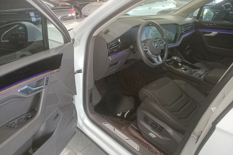 Used Volkswagen Touareg 2019 2.0 TSI Ruiyi Edition China V Standard Driver Seat