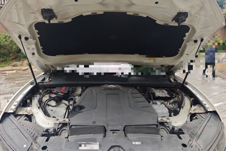 Used Volkswagen Touareg 2019 2.0 TSI Ruiyi Edition China V Standard Engine Bay