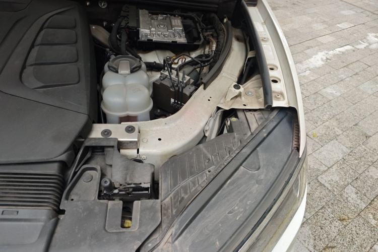 Used Volkswagen Touareg 2019 2.0 TSI Ruiyi Edition China V Standard Engine Bay Left