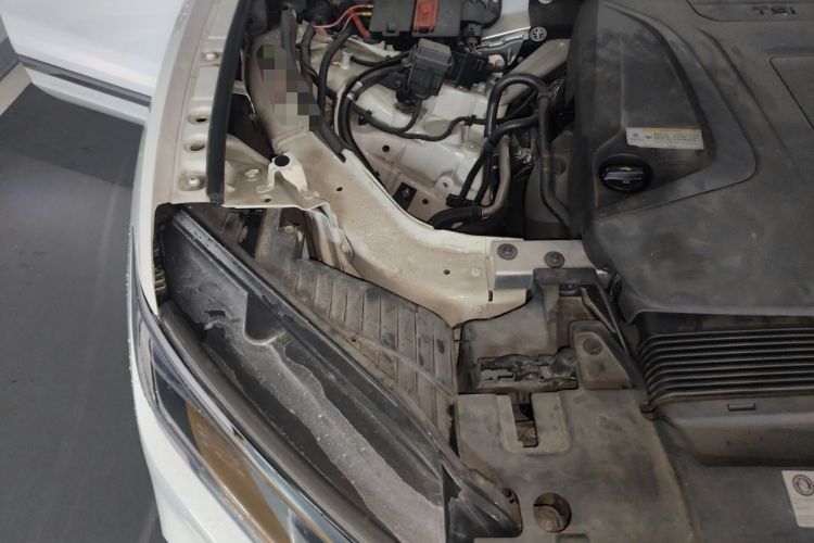 Used Volkswagen Touareg 2019 2.0 TSI Ruiyi Edition China V Standard Engine Bay Right