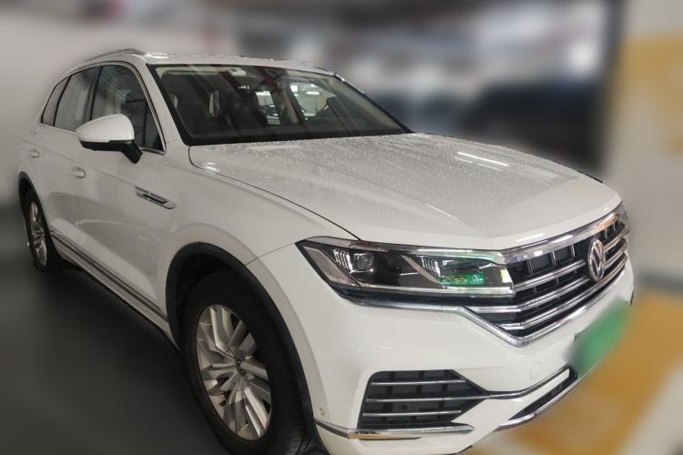 Used Volkswagen Touareg 2019 2.0 TSI Ruiyi Edition China V Standard Front Right 45 Deg