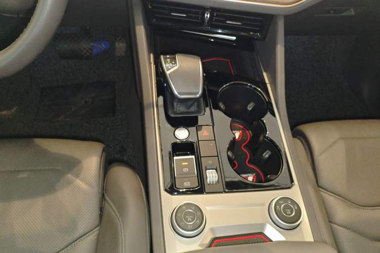 Used Volkswagen Touareg 2019 3.0 TSI RuiFeng Edition China V Standard Gear Lever