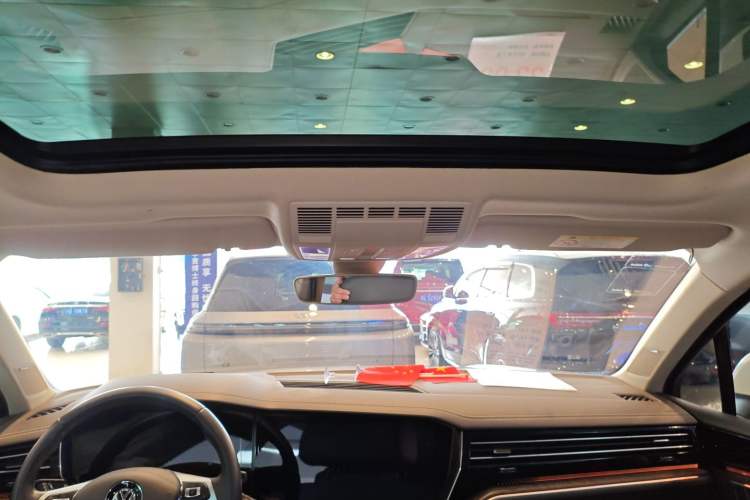 Used Volkswagen Touareg 2019 3.0 TSI RuiFeng Edition China V Standard Headliner