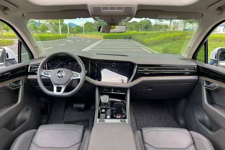 Used Volkswagen Touareg 2019 3.0 TSI RuiFeng Edition China V Standard Interior 1