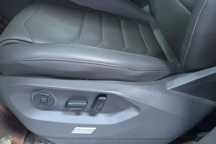 Used Volkswagen Touareg 2019 2.0 TSI Ruiyi Edition China V Standard Interior 2