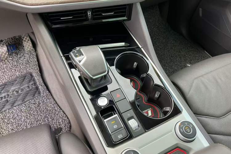 Used Volkswagen Touareg 2019 3.0 TSI RuiFeng Edition China V Standard Interior 2