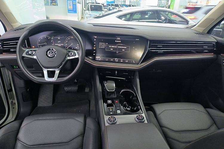 Used Volkswagen Touareg 2019 3.0 TSI RuiFeng Edition China V Standard Interior 2