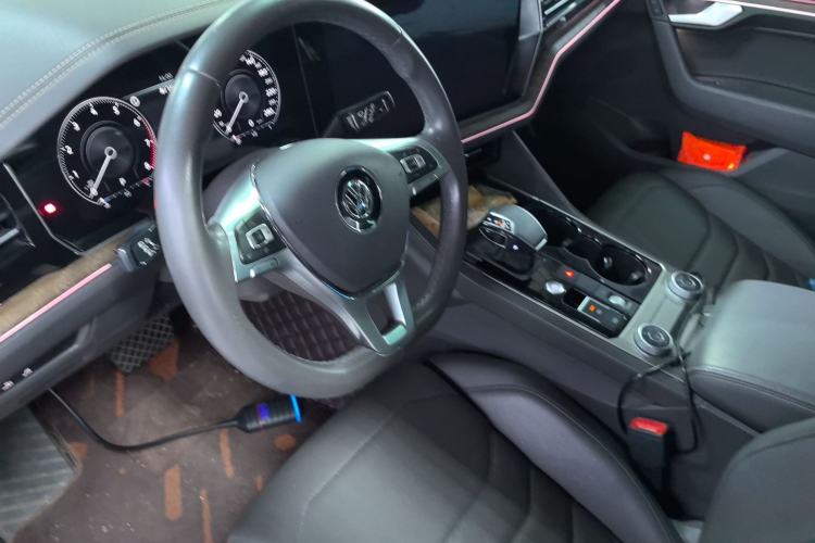 Used Volkswagen Touareg 2019 2.0 TSI Ruiyi Edition China V Standard Interior 3