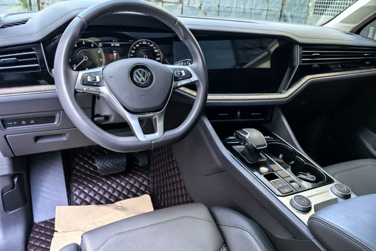 Used Volkswagen Touareg 2019 2.0 TSI Ruiyi Edition China V Standard Interior 6