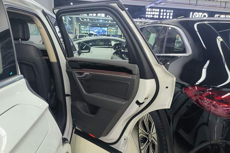 Used Volkswagen Touareg 2019 3.0 TSI RuiFeng Edition China V Standard Interior 6
