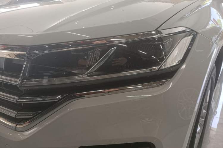 Used Volkswagen Touareg 2019 2.0 TSI Ruiyi Edition China V Standard Left Front Headlight