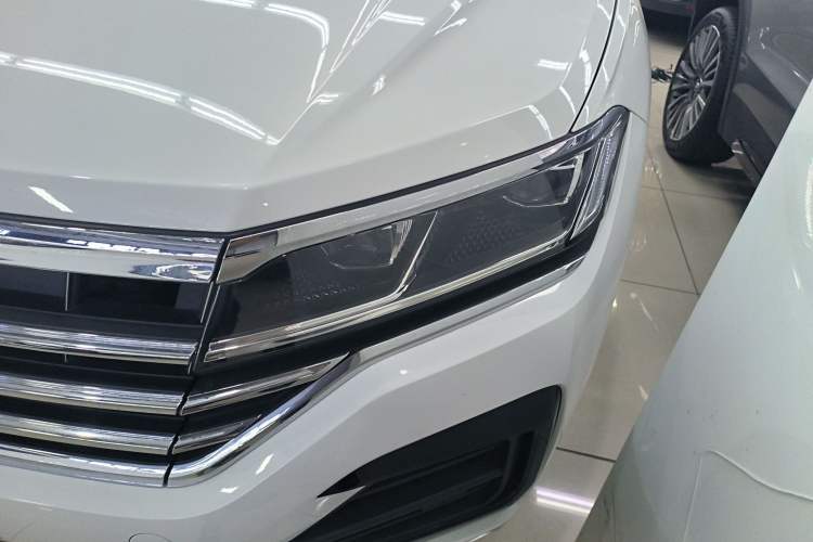 Used Volkswagen Touareg 2019 3.0 TSI RuiFeng Edition China V Standard Left Front Headlight