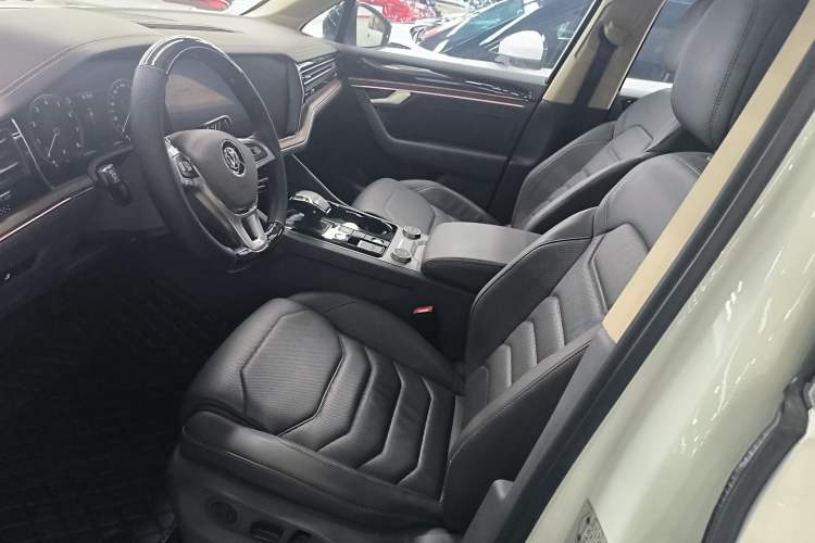 Used Volkswagen Touareg 2019 3.0 TSI RuiFeng Edition China V Standard Left Front Seat