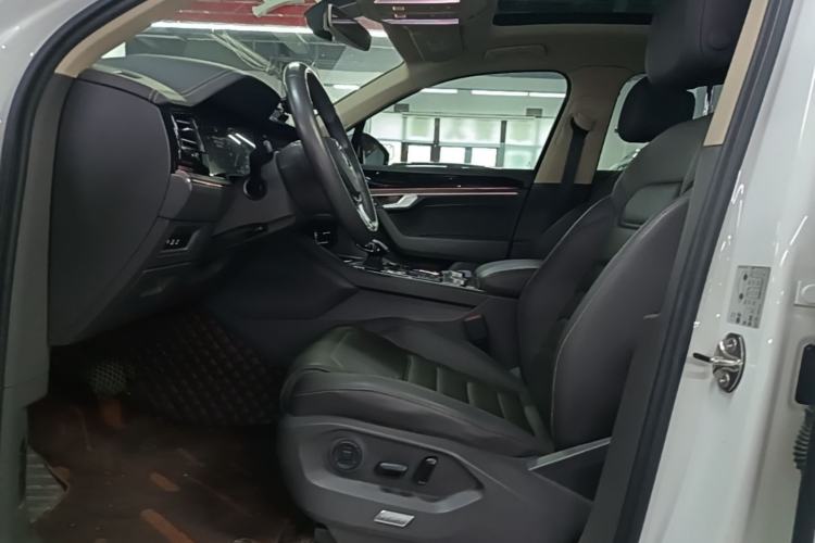 Used Volkswagen Touareg 2019 2.0 TSI Ruiyi Edition China V Standard Left Front Seat