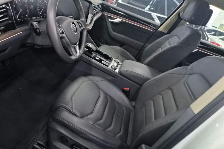 Used Volkswagen Touareg 2019 3.0 TSI RuiFeng Edition China V Standard Left Front Seat