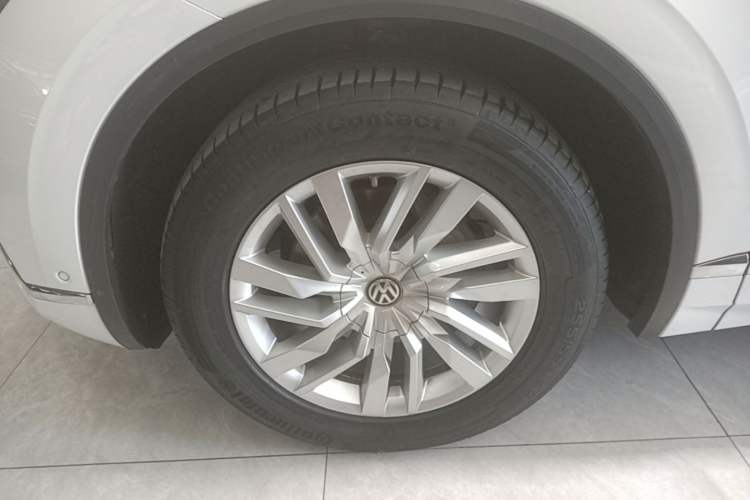 Used Volkswagen Touareg 2019 2.0 TSI Ruiyi Edition China V Standard Left Front Wheel Hub
