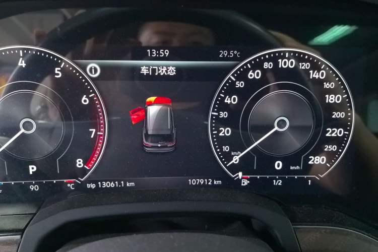 Used Volkswagen Touareg 2019 2.0 TSI Ruiyi Edition China V Standard Odometer Close Up