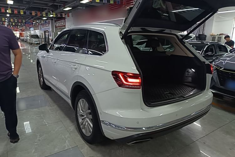 Used Volkswagen Touareg 2019 2.0 TSI Ruiyi Edition China V Standard Rear Left 45 Deg