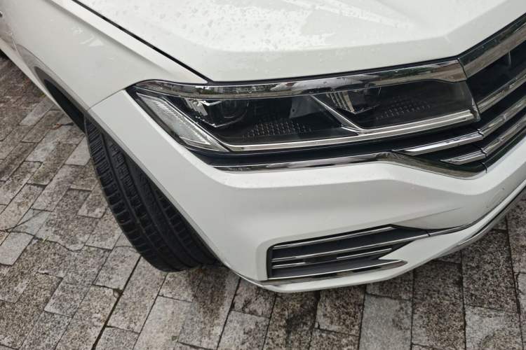 Used Volkswagen Touareg 2019 2.0 TSI Ruiyi Edition China V Standard Right Front Headlight